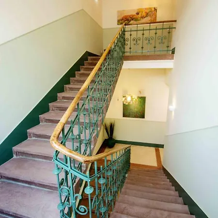 Boardinghouse Luise 5 *